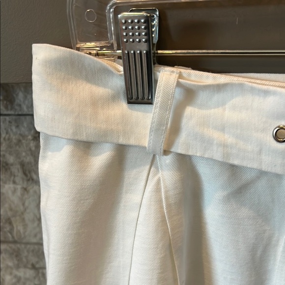 Forever 21 White High Waist belted Women's Shorts size Large - Picture 2 of 10